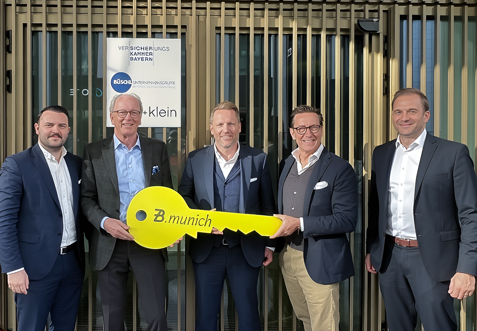 B.munich am Hauptbahnhof München fristgerecht fertiggestellt und an Konzern Versicherungskammer übergeben